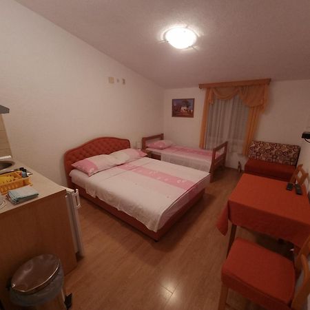 Apartments Cipetic Kaštela Esterno foto