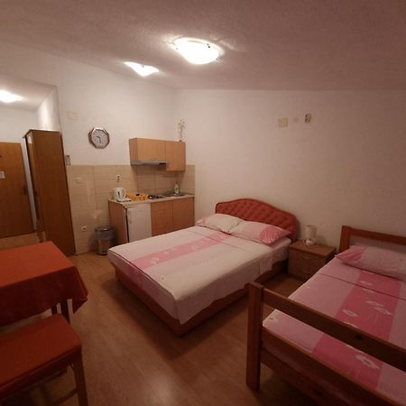 Apartments Cipetic Kaštela Esterno foto